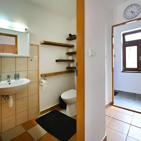 U Spinaru Lägenhet *